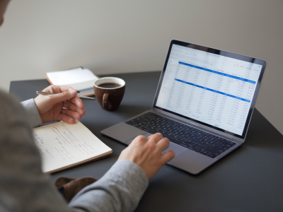 Comment intégrer des stablecoins dans la trésorerie d'une PME et limiter l'impact fiscal et opérationnel en pratique